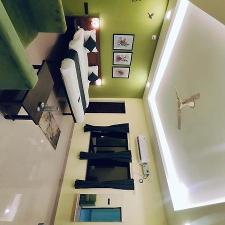 Emerald Euphoria The Luxury Stay Near Infocity Best Seller Бхубанешвара Экстерьер фото