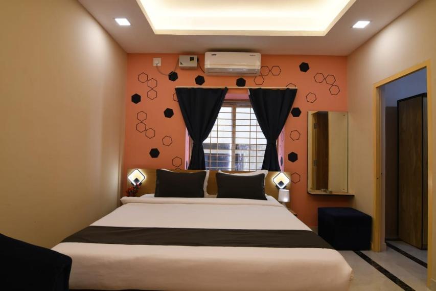 Emerald Euphoria The Luxury Stay Near Infocity Best Seller Бхубанешвара Экстерьер фото