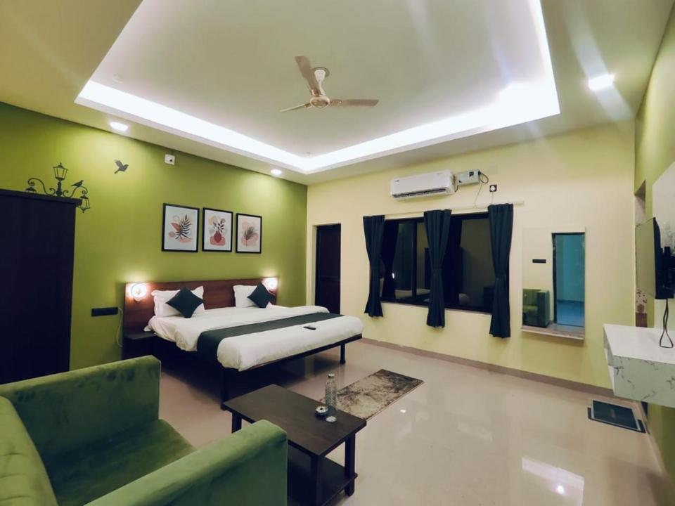 Emerald Euphoria The Luxury Stay Near Infocity Best Seller Бхубанешвара Экстерьер фото