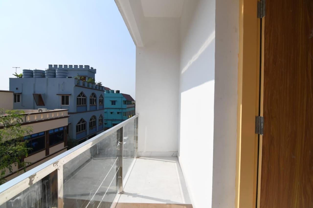 Emerald Euphoria The Luxury Stay Near Infocity Best Seller Бхубанешвара Экстерьер фото