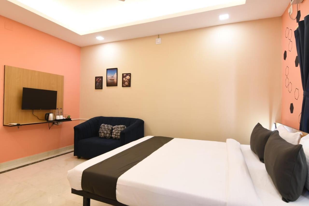 Emerald Euphoria The Luxury Stay Near Infocity Best Seller Бхубанешвара Экстерьер фото