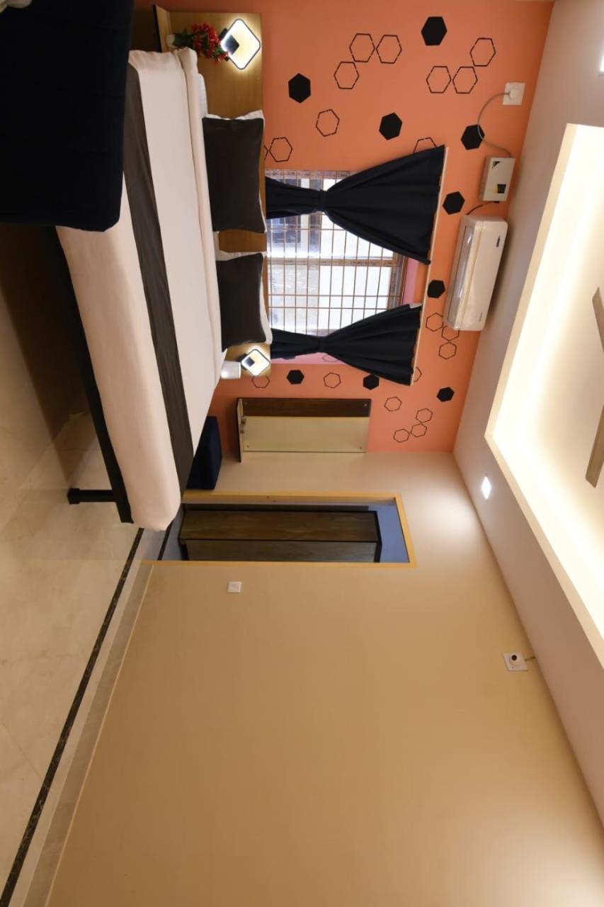 Emerald Euphoria The Luxury Stay Near Infocity Best Seller Бхубанешвара Экстерьер фото