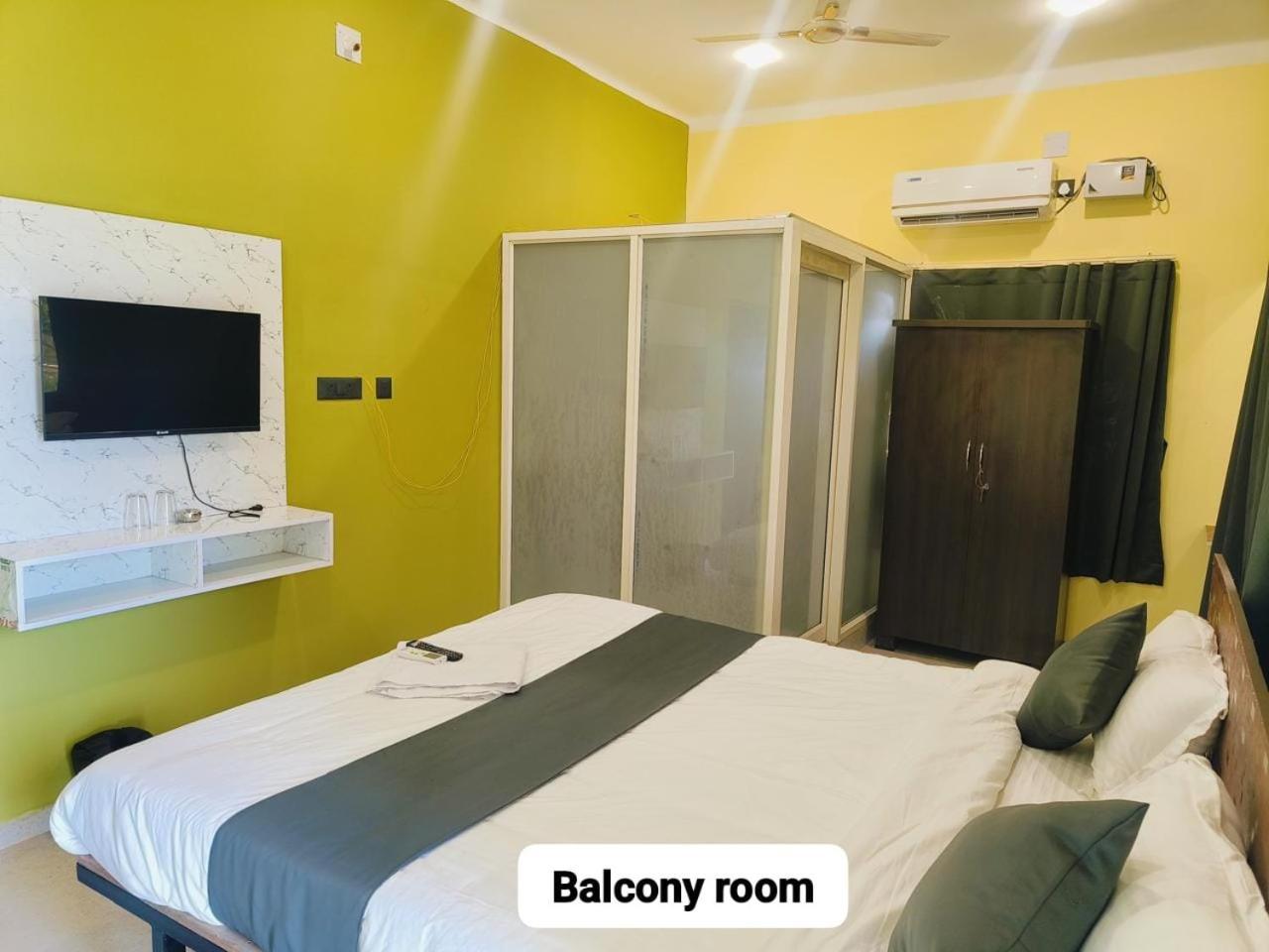 Emerald Euphoria The Luxury Stay Near Infocity Best Seller Бхубанешвара Экстерьер фото